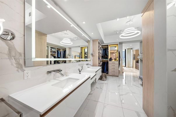 Bathroom, Dual Sink Vanities, Interior, Marble, Recessed Lighting