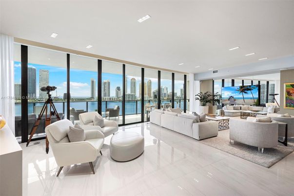 Interior, Living room, Recessed Lighting, Water