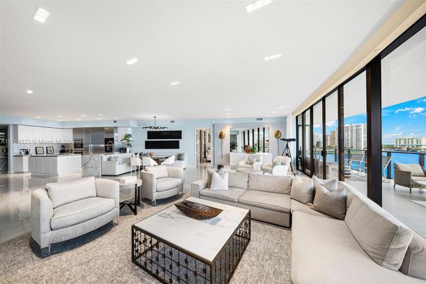 Dining room, Interior, Kitchen, Living room, Pendant Lights, Recessed Lighting, Stainless Steel Appliances