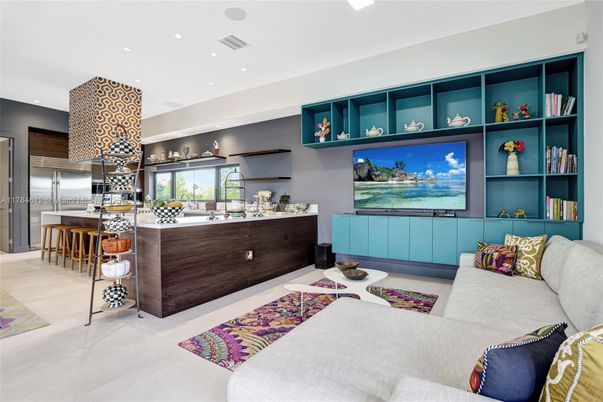 Interior, Kitchen, Living room, Recessed Lighting, Stainless Steel Appliances