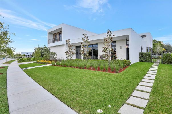 Backyard, Exterior, Facade, Modern