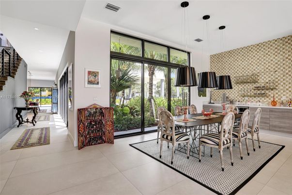 Dining room, Interior, Pendant Lights, Recessed Lighting