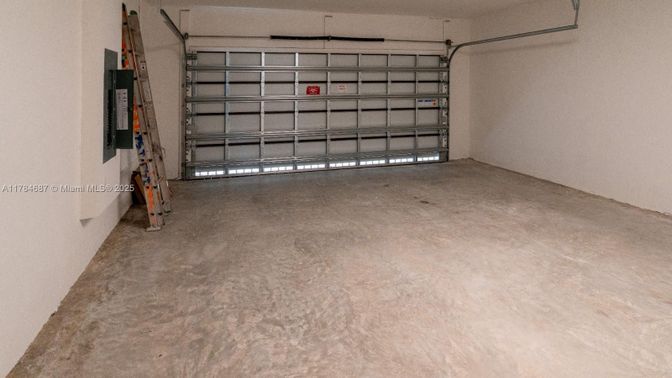 Garage, Interior