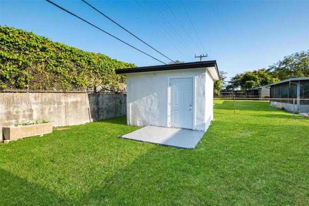 Backyard, Exterior