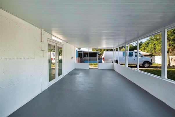 Garage, Interior, Sun Room