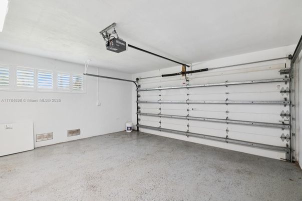Garage, Interior