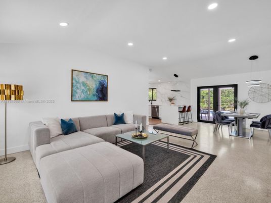 Dining room, Interior, Living room, Pendant Lights, Recessed Lighting