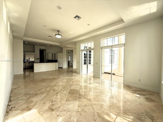 Empty room, Interior, Recessed Lighting