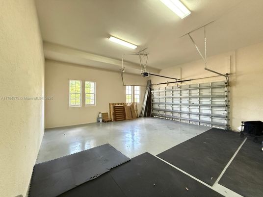 Garage, Interior