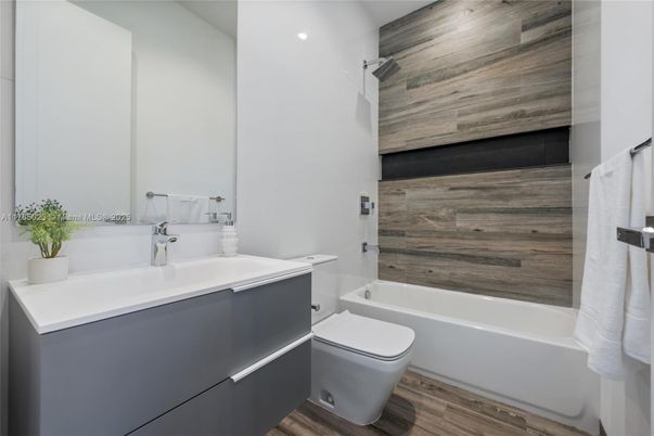 Bathroom, Interior, Recessed Lighting, Wood Texture Flooring