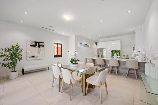Dining room, Interior, Kitchen, Recessed Lighting