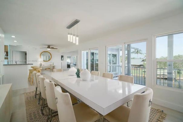 Dining room, Interior, Pendant Lights, Recessed Lighting