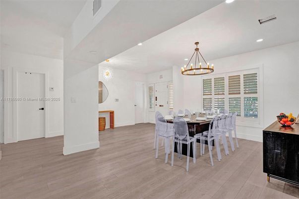 Chandelier, Dining room, Interior, Recessed Lighting, Wood Texture Flooring