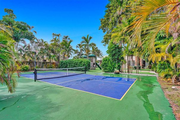 Exterior, Tennis Courts