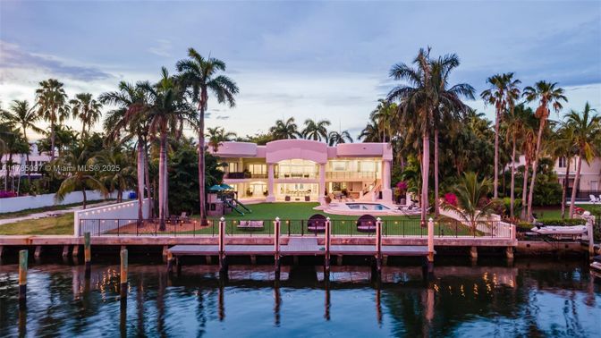 Exterior, Lake
