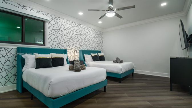 Bedroom, Interior, Recessed Lighting, Wood Texture Flooring