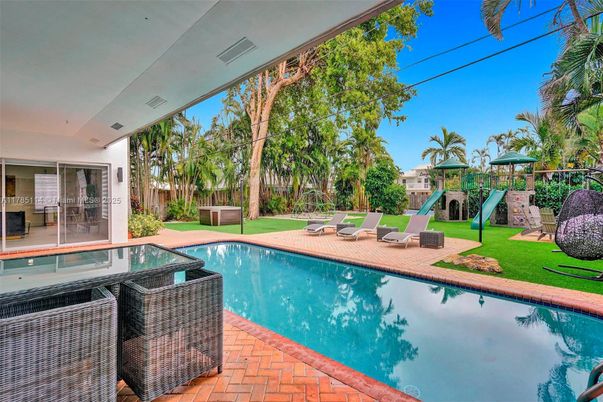 Exterior, Playground, Pool