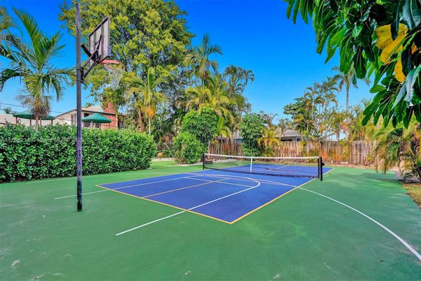 Exterior, Tennis Courts