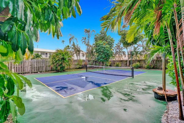 Exterior, Tennis Courts