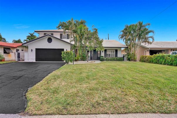 Attached, Backyard, Exterior, Facade, Ranch