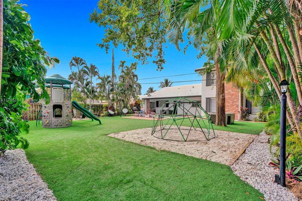 Backyard, Exterior, Playground