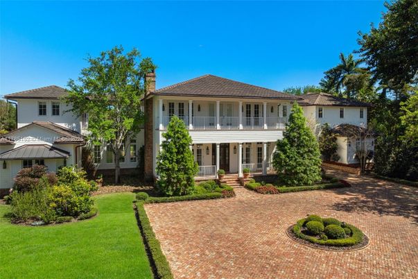 Backyard, Exterior, Facade, French Provincial