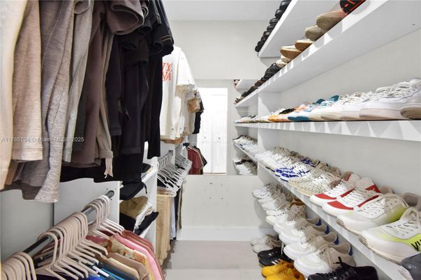 Interior, Walk-in Closets