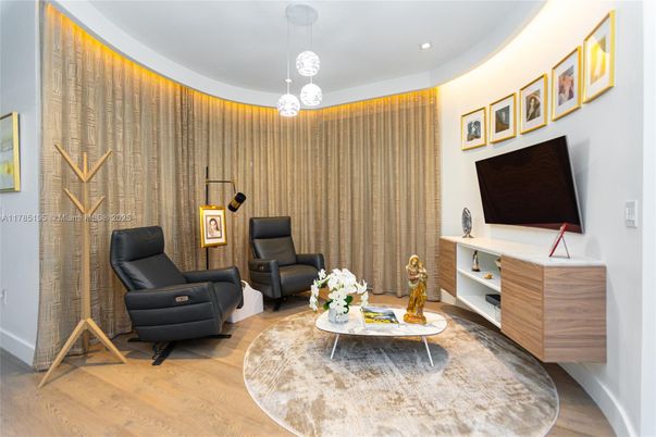 Interior, Living room, Pendant Lights, Recessed Lighting, Wood Texture Flooring