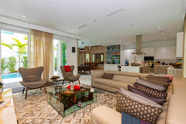Dining room, Interior, Kitchen, Living room, Pendant Lights, Recessed Lighting