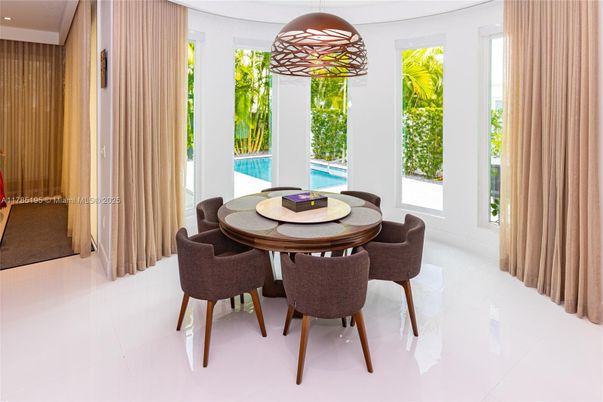 Dining room, Interior, Pendant Lights