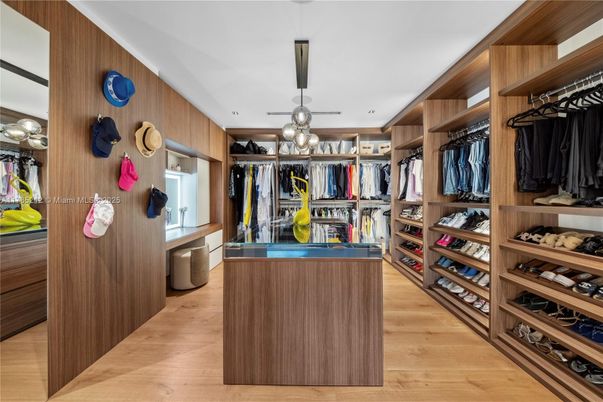 Interior, Recessed Lighting, Walk-in Closets, Wood Texture Flooring