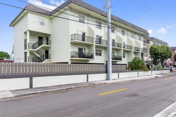 Exterior, Facade, Condo Building