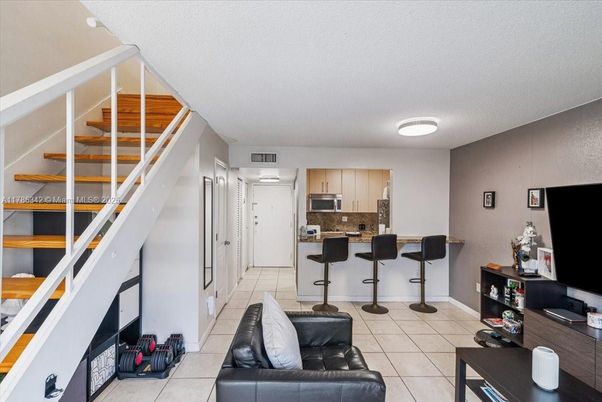Interior, Kitchen, Living room, Stainless Steel Appliances