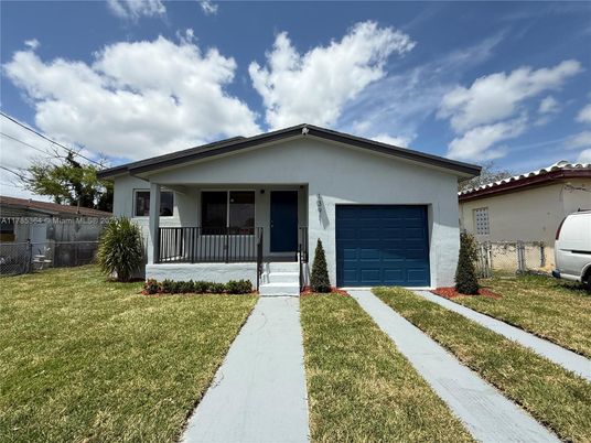 Attached, Exterior, Facade, Ranch