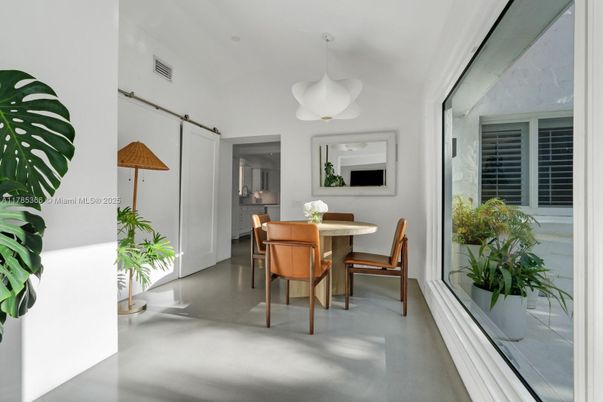 Dining room, Interior, Pendant Lights