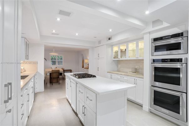 Dining room, Interior, Kitchen, Pendant Lights, Recessed Lighting, Stainless Steel Appliances