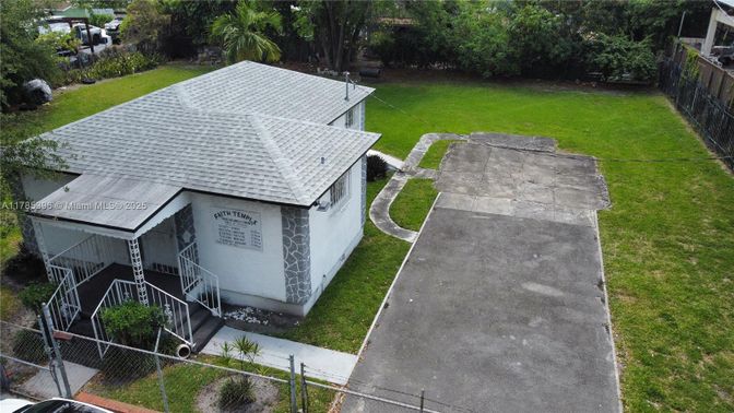 Exterior, Drone