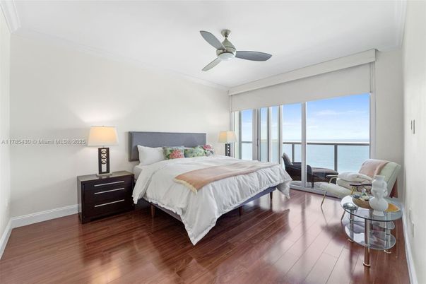 Bedroom, Interior, Water, Wood Texture Flooring