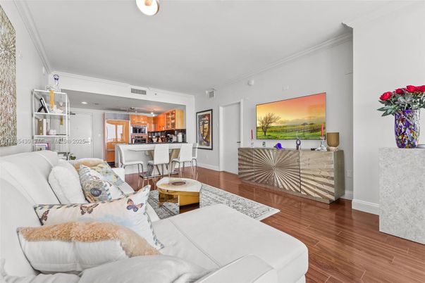 Interior, Kitchen, Living room, Recessed Lighting, Wood Texture Flooring