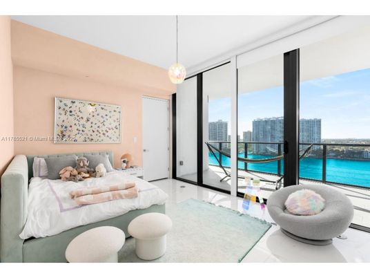 Bedroom, Interior, Pendant Lights, Water