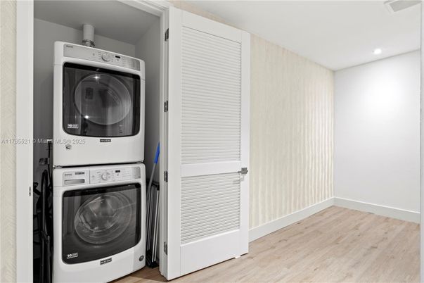 Interior, Recessed Lighting, Utility Closets, Washer, Wood Texture Flooring