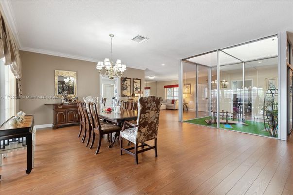 Chandelier, Dining room, Interior, Recessed Lighting, Wood Texture Flooring