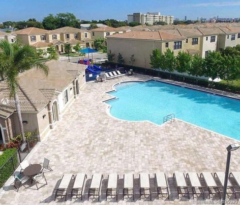 Exterior, Playground, Pool