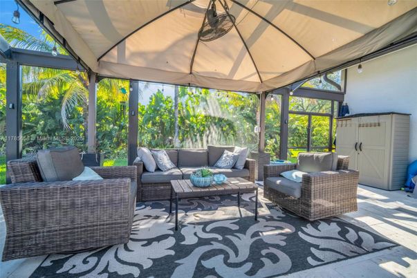 Exterior, Interior, Sun Room