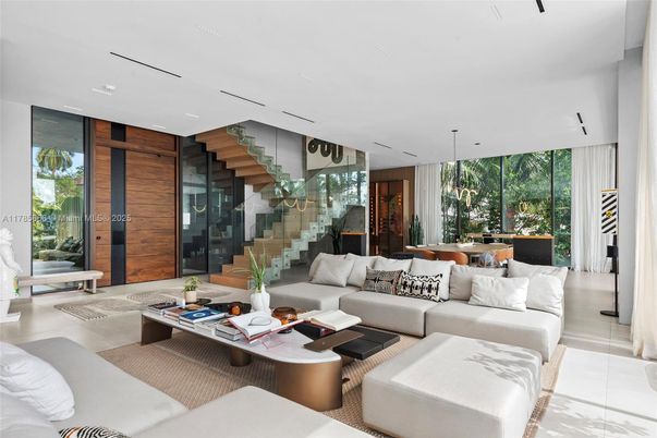 Dining room, Interior, Living room, Pendant Lights, Recessed Lighting