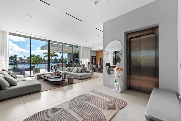 Elevator, Interior, Living room, Recessed Lighting, Water
