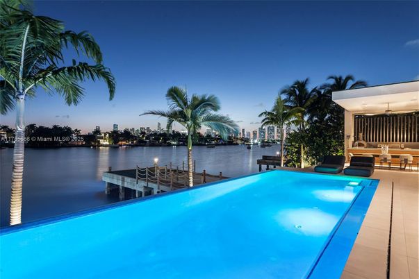 Exterior, Lake, Pool