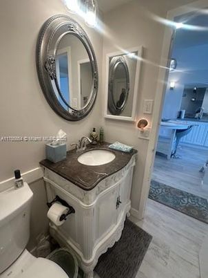 Bathroom, Dual Sink Vanities, Interior, Wood Texture Flooring