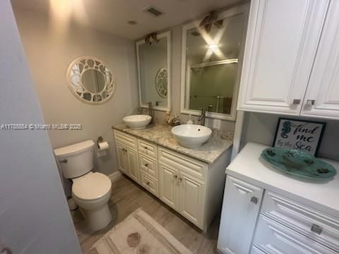 Bathroom, Dual Sink Vanities, Interior, Wood Texture Flooring