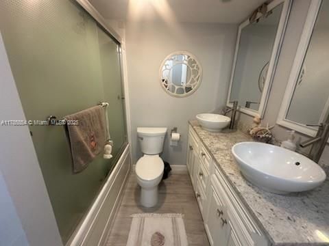 Bathroom, Dual Sink Vanities, Interior, Wood Texture Flooring